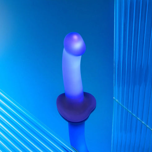 Glow Dildo LED Halb-Realistisch - strap-on-me®