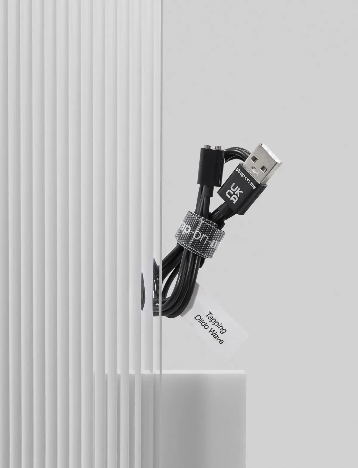 Magnetic USB charger Strap-on-Me for Wave tapping dildo with secure and easy connection