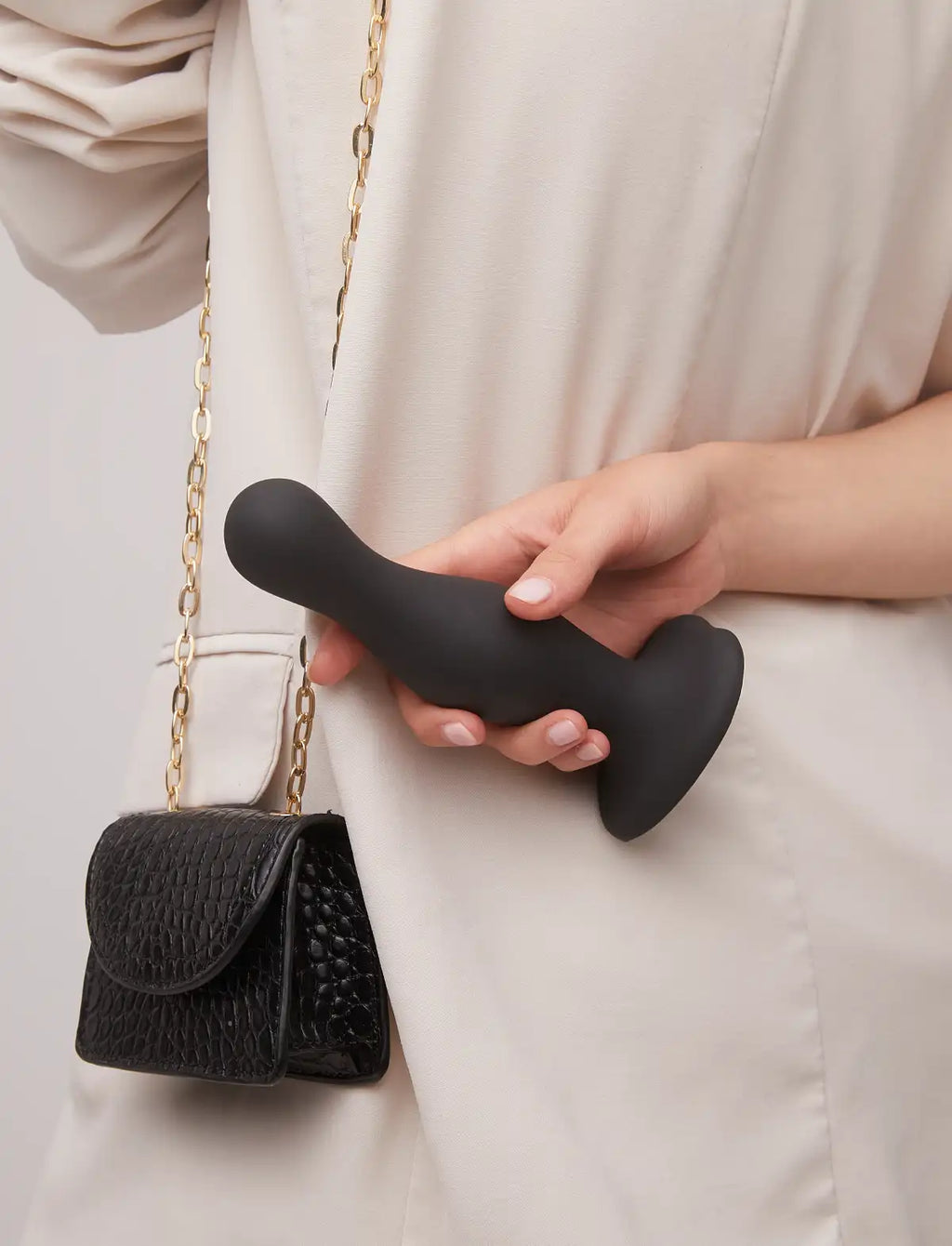 Hybrid dildo collection Strap-on-Me curvy anal plug in black with ergonomic design for comfortable and gradual use