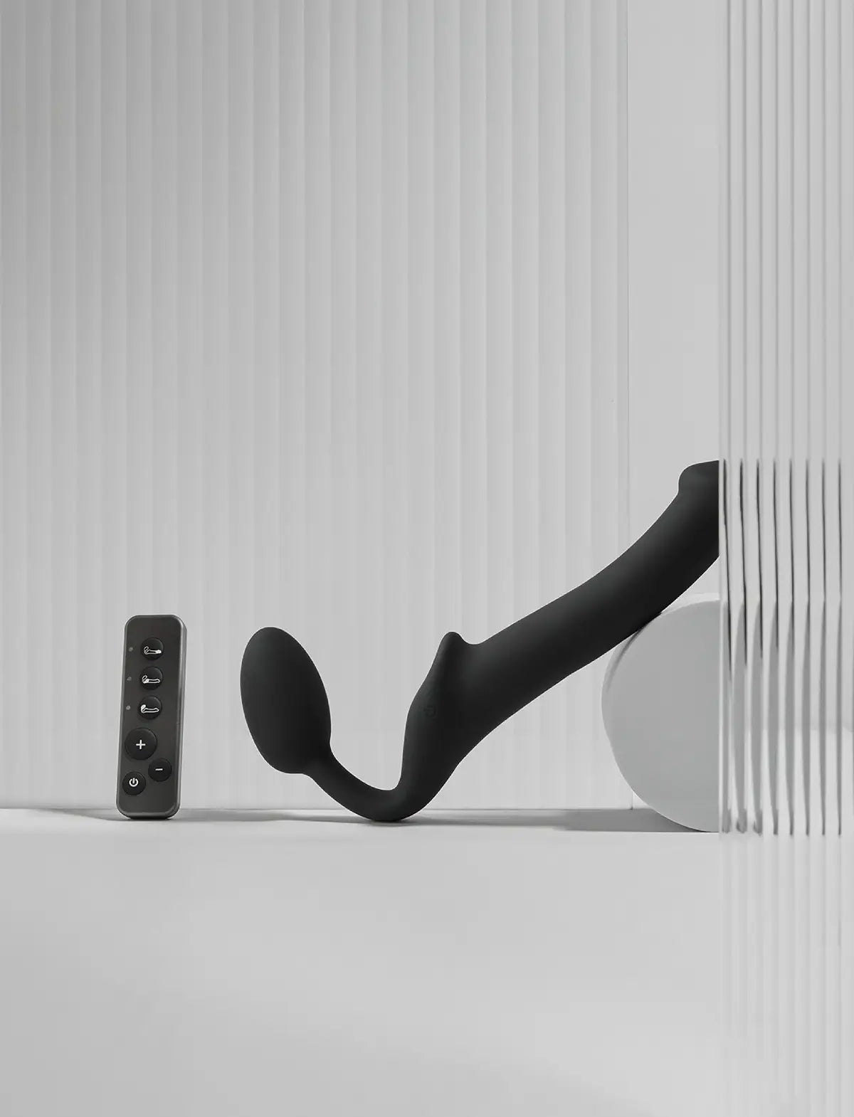 Rechargeable remote-controlled vibrating Strap-on-Me with 3 motors in black, designed for powerful performance and customizable vibration modes
